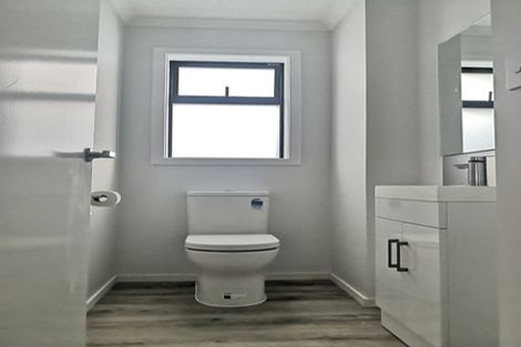 Photo of property in 124b Cambridge Terrace, Fairfield, Lower Hutt, 5011