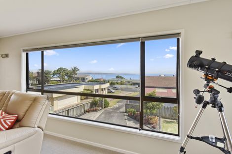 Photo of property in 6a Torkar Road, Clarks Beach, 2122