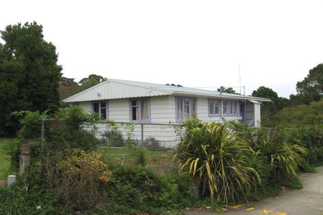 Photo of property in 392 Don Buck Road, Massey, Auckland, 0614