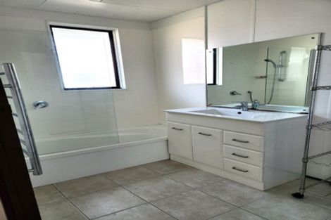 Photo of property in 42a Premier Avenue, Point Chevalier, Auckland, 1022