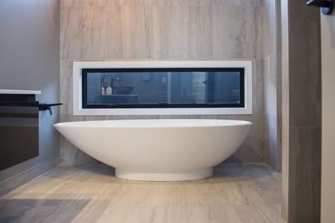 Photo of property in 26 Kuiwai Drive, Rainbow Point, Taupo, 3330