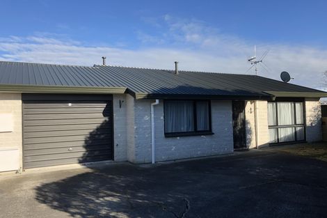 Photo of property in 8b Marama Crescent, Palmerston North, 4414