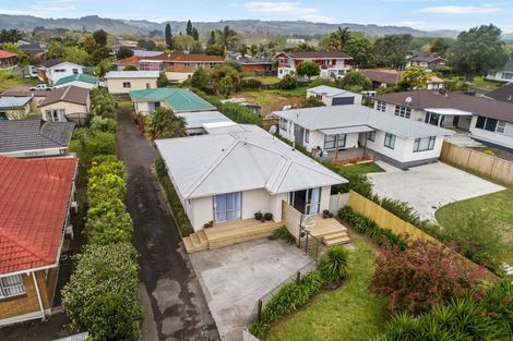 Photo of property in 2/420 Great South Road, Opaheke, Papakura, 2113