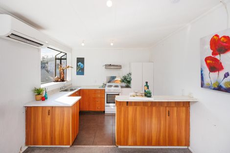 Photo of property in 21 Edgeware Road, Palmerston North, 4410