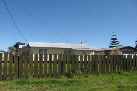 Photo of property in 4 Muapoko Street, Himatangi Beach, Foxton, 4891