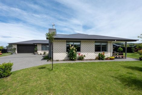 Photo of property in 8 Larches Lane, Kinloch, Taupo, 3377