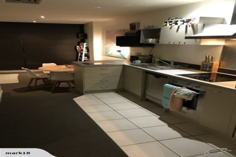 Photo of property in Stadium Garden Flats, 212/107 Thorndon Quay, Pipitea, Wellington, 6011