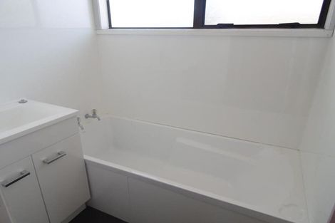 Photo of property in 1/14 Penion Drive, Flat Bush, Auckland, 2023