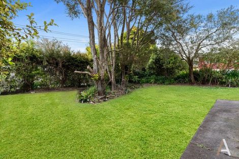 Photo of property in 2/70 Cliff View Drive, Green Bay, Auckland, 0604