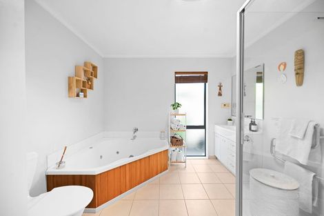 Photo of property in 27 Saint James Drive, Huntington, Hamilton, 3210