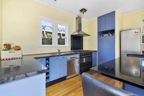 Photo of property in 9 Newcombe Crescent, Karori, Wellington, 6012