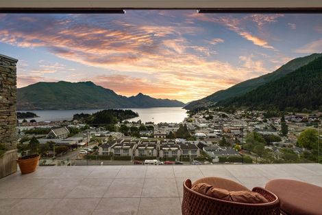Photo of property in 55e Kent Street, Queenstown, 9300
