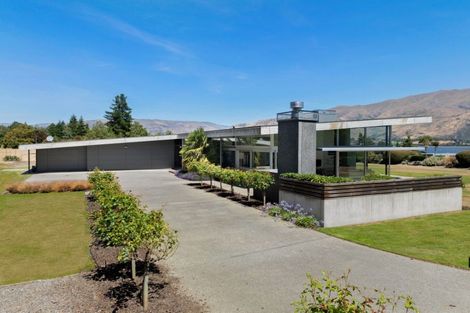 Photo of property in 311 Beacon Point Road, Wanaka, 9305