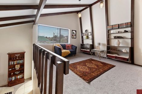 Photo of property in 5 Birman Close, Half Moon Bay, Auckland, 2012