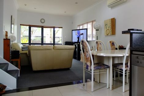 Photo of property in 404a East Tamaki Road, East Tamaki, Auckland, 2013