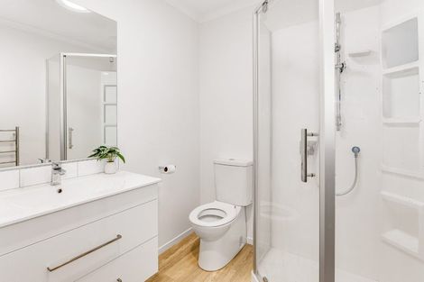 Photo of property in 2/9 Surrey Street, Tawa, Wellington, 5028