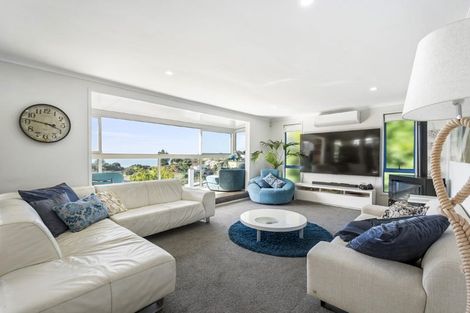 Photo of property in 1015b Beach Road, Torbay, Auckland, 0630