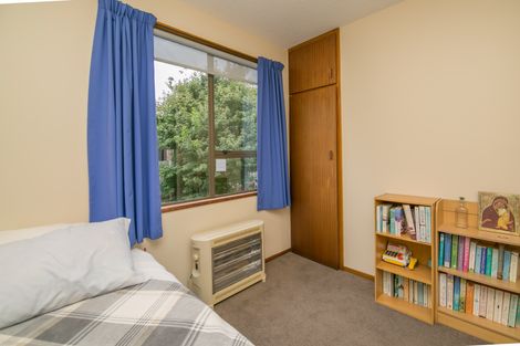 Photo of property in 2/105 Aorangi Road, Bryndwr, Christchurch, 8053