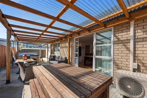 Photo of property in 5 Minerva Avenue, Helensville, 0800