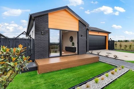 Photo of property in 51 Emerald Avenue, Rosehill, Papakura, 2113