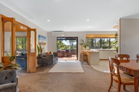 Photo of property in 5 Crestview Place, Browns Bay, Auckland, 0630