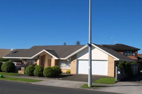 Photo of property in 2/46 Millhouse Drive, Northpark, Auckland, 2013
