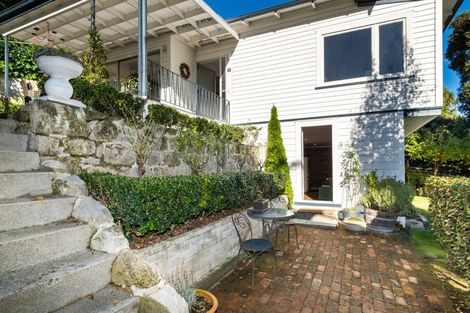 Photo of property in 15 Burns Road, Hospital Hill, Napier, 4110