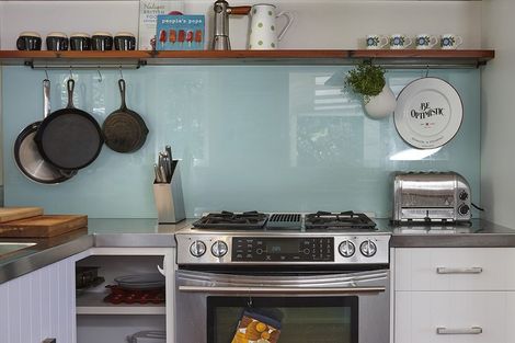 Photo of property in 72 Garden Road, Piha, New Lynn, 0772