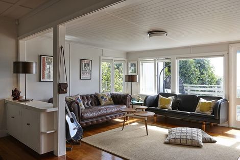 Photo of property in 72 Garden Road, Piha, New Lynn, 0772