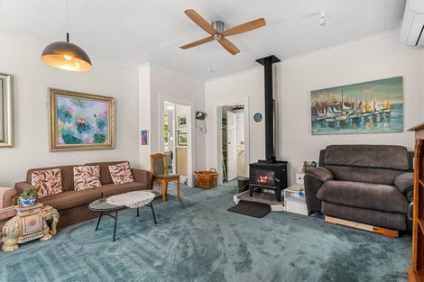 Photo of property in 10 Franklin Road, Paparoa, 0571