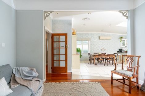 Photo of property in 86 The Parade, Island Bay, Wellington, 6023