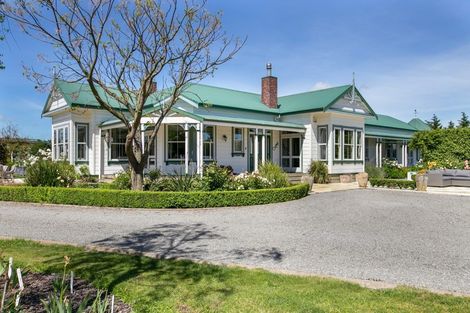 Photo of property in 121 Ferry Road, Martinborough, 5711