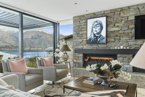 Photo of property in 12 Bay Rise, Wanaka, 9305