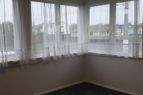 Photo of property in 6a Matahourua Crescent, Cannons Creek, Porirua, 5024