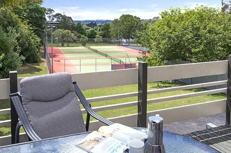 Photo of property in 12 Alton Terrace, Pakuranga Heights, Auckland, 2010