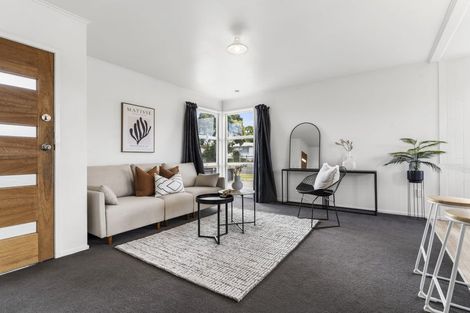 Photo of property in 55 Larnoch Road, Henderson, Auckland, 0610