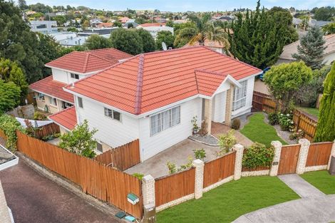 Photo of property in 1/18 Belgate Place, Somerville, Auckland, 2014