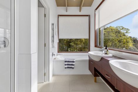 Photo of property in 26 Whakamoenga Point, Acacia Bay, Taupo, 3385