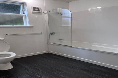 Photo of property in 147 Ruskin Road, Newlands, Wellington, 6037