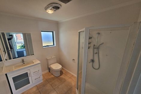 Photo of property in 86 Reeves Road, Pakuranga Heights, Auckland, 2010