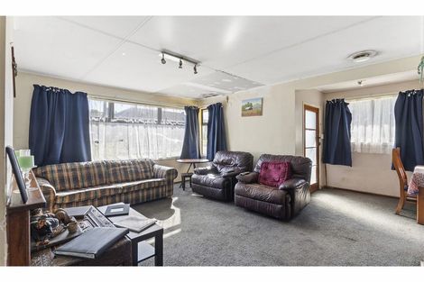 Photo of property in 1 Bardia Road, Panmure, Auckland, 1072