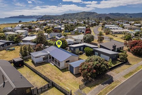 Photo of property in 104 Sands Crescent, Matarangi, Whitianga, 3592