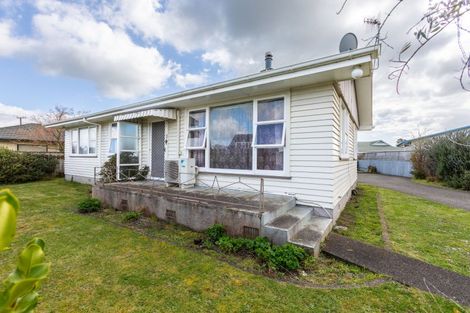 Photo of property in 3 Gertrude Street, Dannevirke, 4930