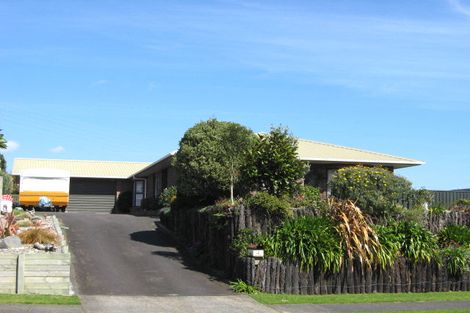 Photo of property in 4 Ash Place, Whalers Gate, New Plymouth, 4310