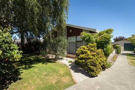 Photo of property in 219 Main North Road, Redwood, Christchurch, 8051