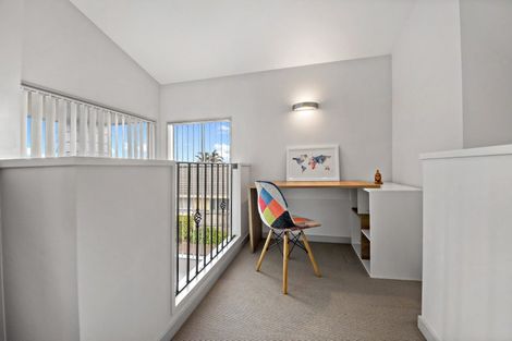 Photo of property in 11 Tolben Place, Golflands, Auckland, 2013