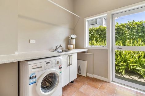 Photo of property in 65 Seacliffe Avenue, Belmont, Auckland, 0622