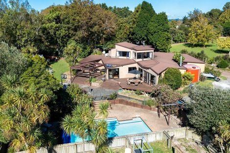Photo of property in 412 Taupaki Road, Kumeu, 0892