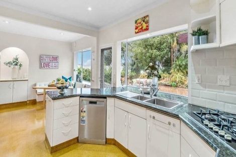 Photo of property in 7 Susanne Place, Pakuranga, Auckland, 2010