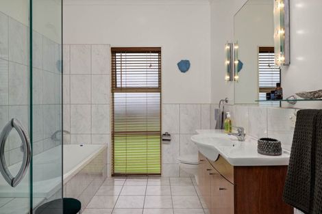 Photo of property in 17 Riddell Road, Kerikeri, 0230